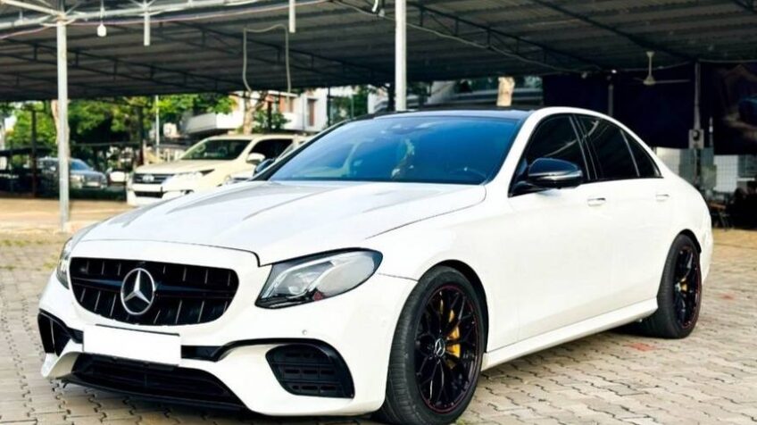 Bán xe Mercedes E class E300 AMG AT – 2020 Cũ