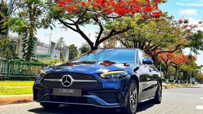 Bán xe Mercedes C class C300 AMG AT – 2024 Mới