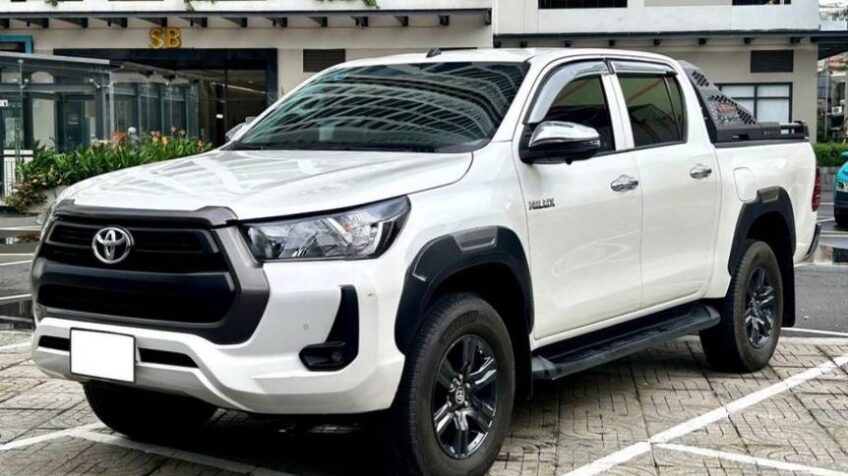Bán xe Toyota Hilux 2.4L 4×2 AT – 2021 Cũ