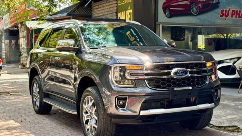 Bán xe Ford Everest Titanium 2.0L 4×2 AT – 2024 Cũ