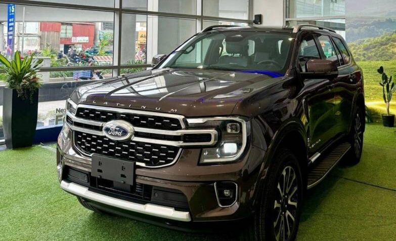 Bán xe Ford Everest Platinum 2.0L 4×4 AT – 2024 Mới