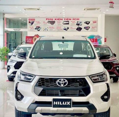 Bán xe Toyota Hilux 2.4L 4×2 AT – 2024 Mới