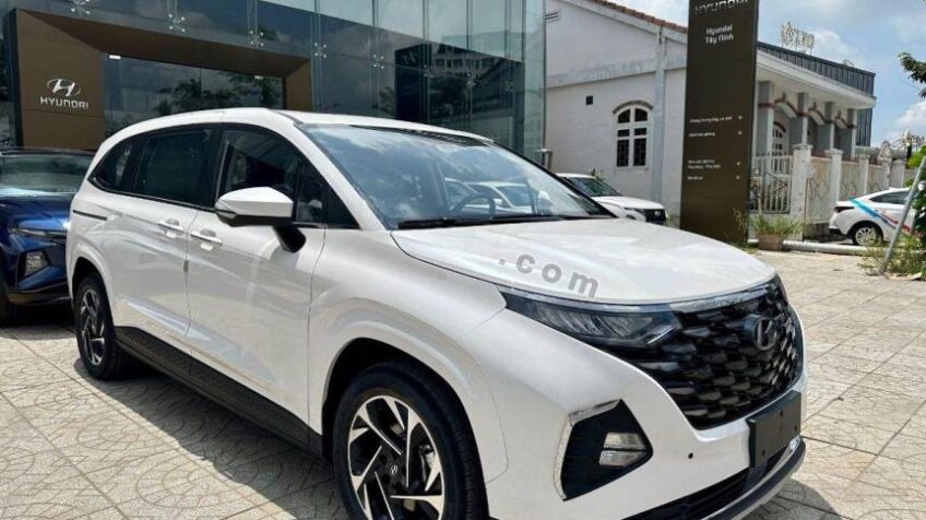 Bán xe Hyundai Custin Cao Cấp 2.0T AT – 2024 Mới