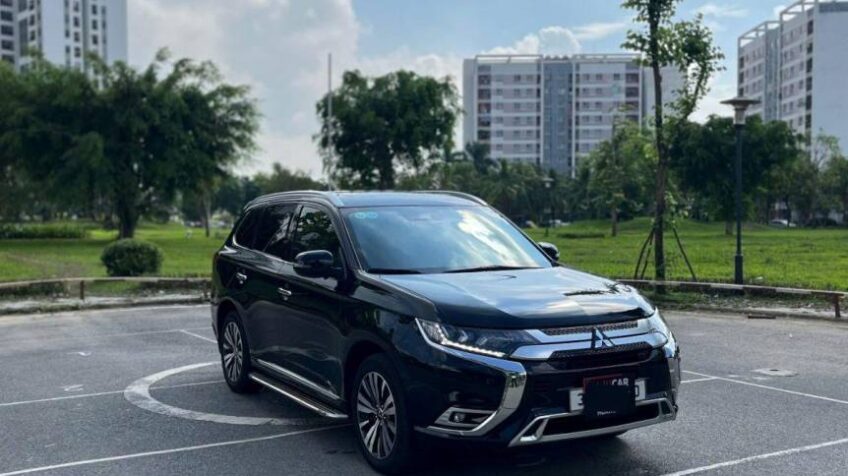 Bán xe Mitsubishi Outlander Premium 2.0 CVT AT – 2023 Cũ