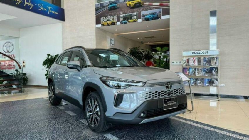 Bán xe Toyota Corolla Cross 1.8V AT – 2024 Mới