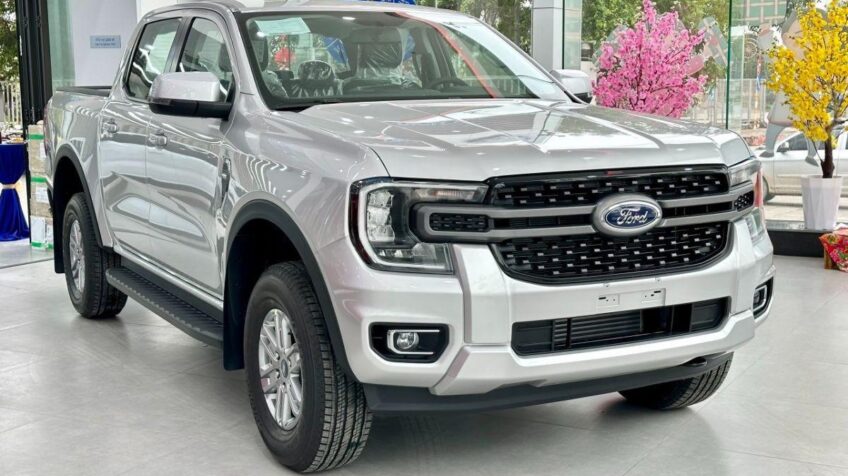 Bán xe Ford Ranger XLS 2.0L 4×2 AT – 2024 Mới