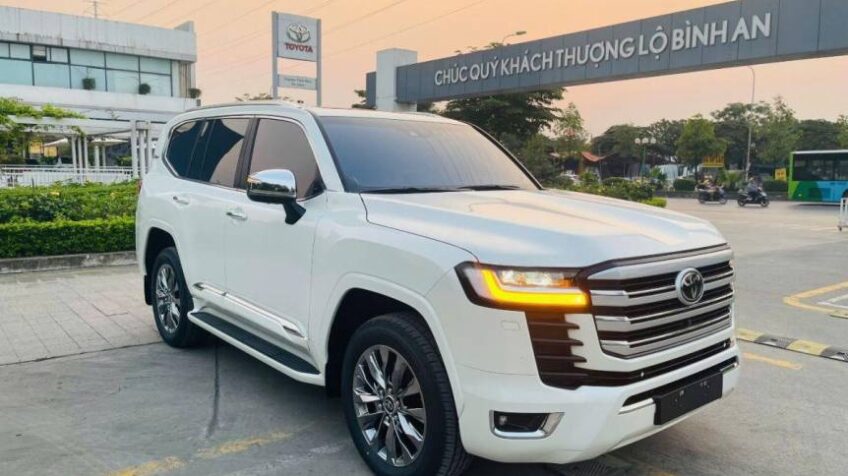 Bán xe Toyota Land Cruiser 3.5 V6 AT – 2024 Mới