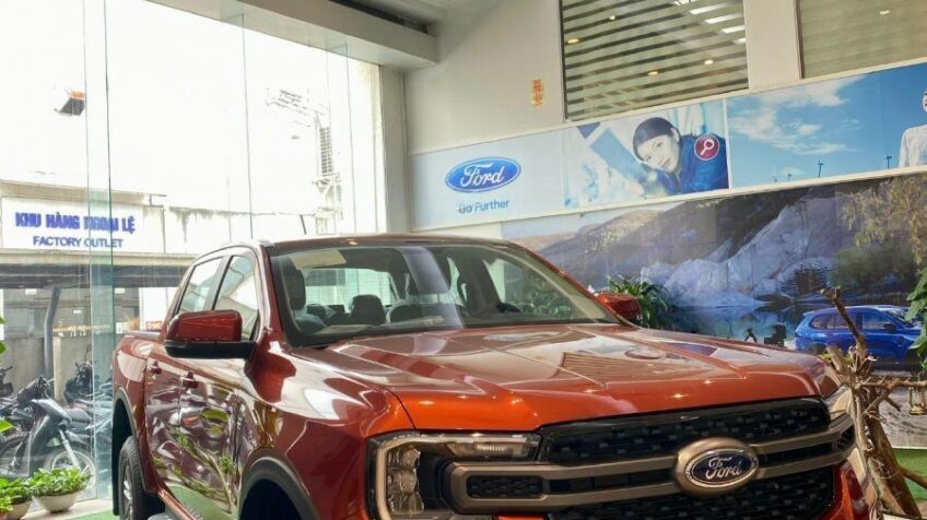 Bán xe Ford Ranger XLS 2.0L 4×2 AT – 2024 Mới