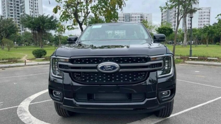 Bán xe Ford Ranger XLS 2.0L 4×2 AT – 2024 Mới