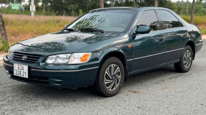 Bán xe Toyota Camry GLi 2.2 MT – 1998 Cũ