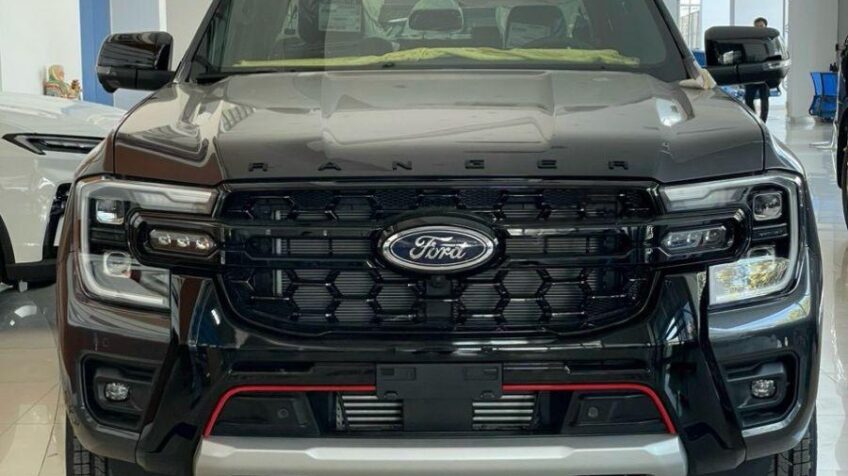 Bán xe Ford Ranger Stormtrak 2.0L 4×4 AT – 2024 Mới