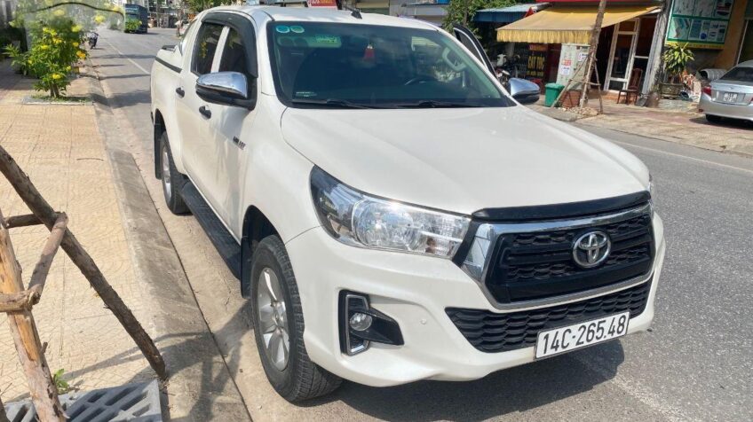 Bán xe Toyota Hilux 2.4E 4×2 AT – 2018 Cũ