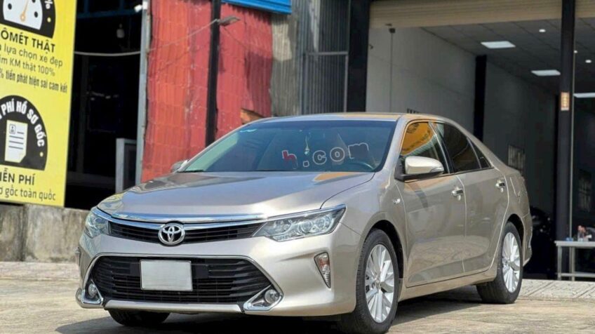 Bán xe Toyota Camry 2.0E AT – 2017 Cũ