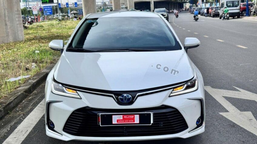 Bán xe Toyota Corolla Altis 1.8HEV AT – 2022 Cũ