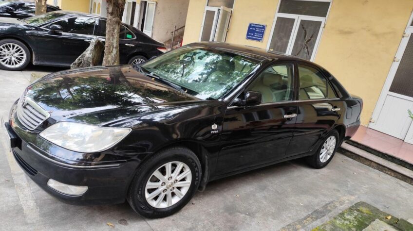 Bán xe Toyota Camry 2.4G MT – 2002 Cũ