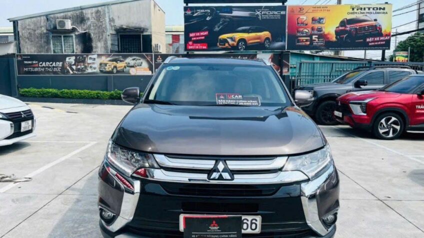 Bán xe Mitsubishi Outlander 2.4 CVT Premium AT – 2018 Cũ