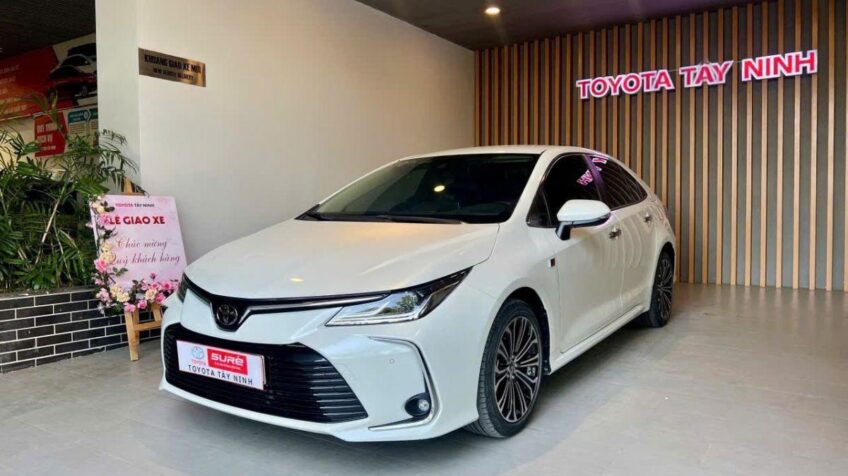 Bán xe Toyota Corolla Altis 1.8V AT – 2022 Cũ