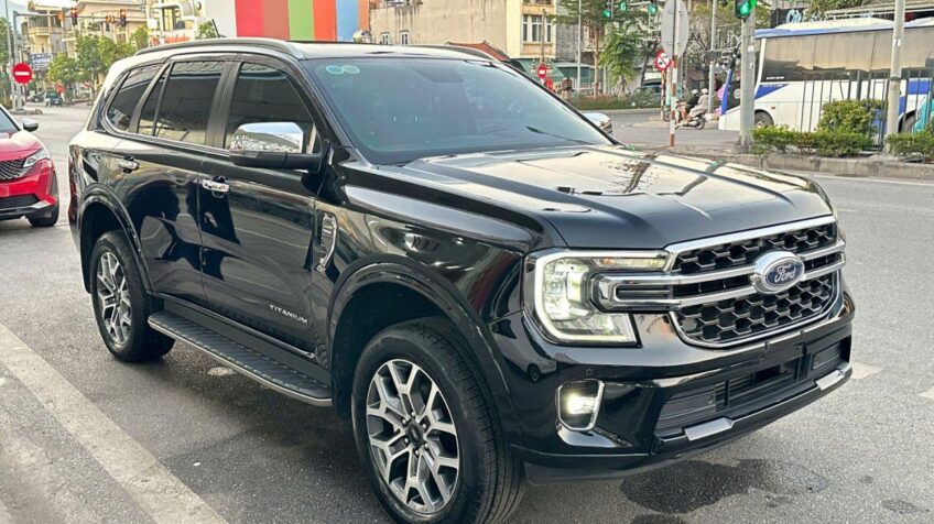 Bán xe Ford Everest Titanium 2.0L 4×2 AT – 2022 Cũ