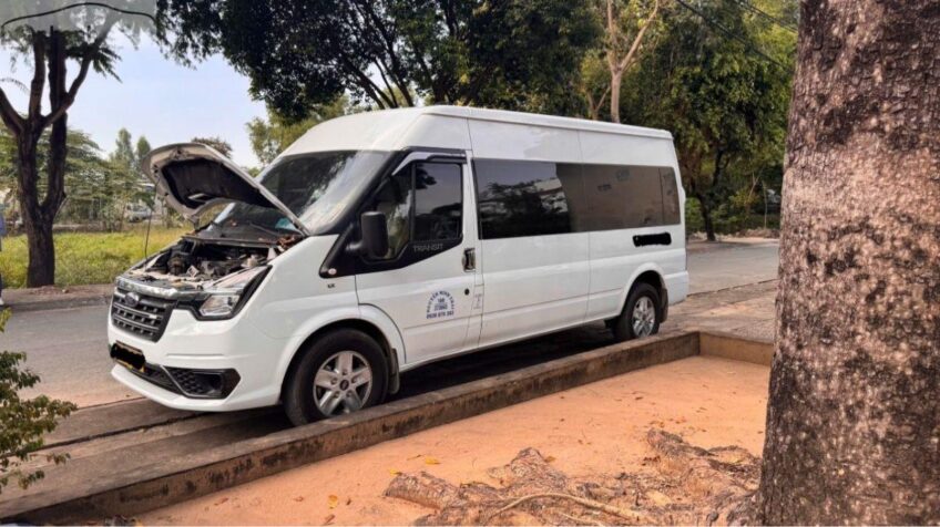 Bán xe Ford Transit Tiêu chuẩn MT – 2023 Cũ