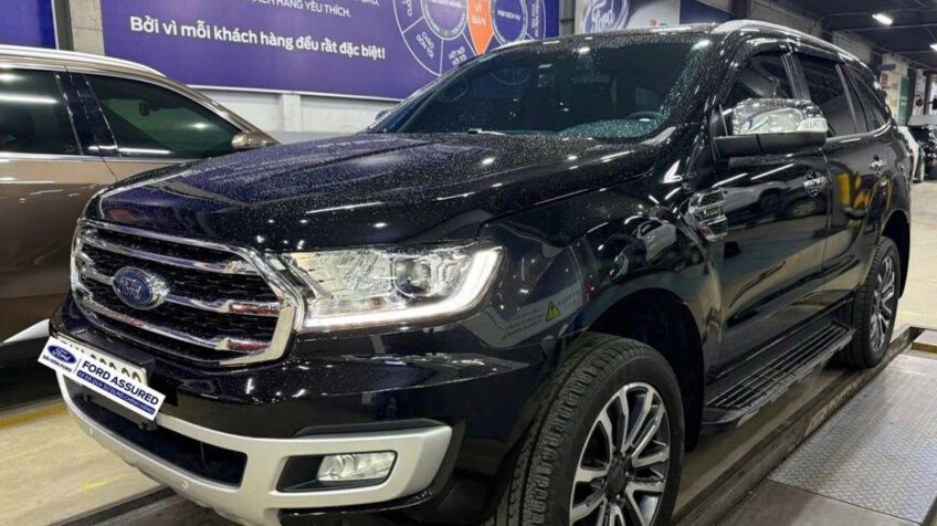 Bán xe Ford Everest Titanium 2.0L 4×2 AT – 2020 Cũ