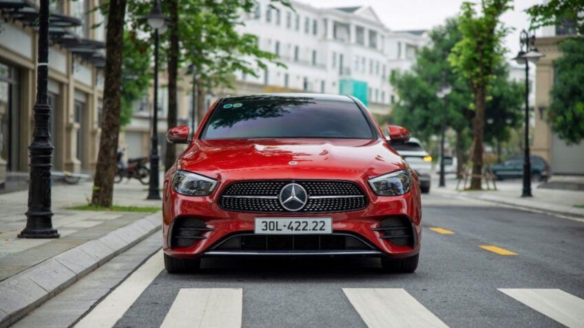 Bán xe Mercedes E class E300 AMG AT – 2021 Cũ