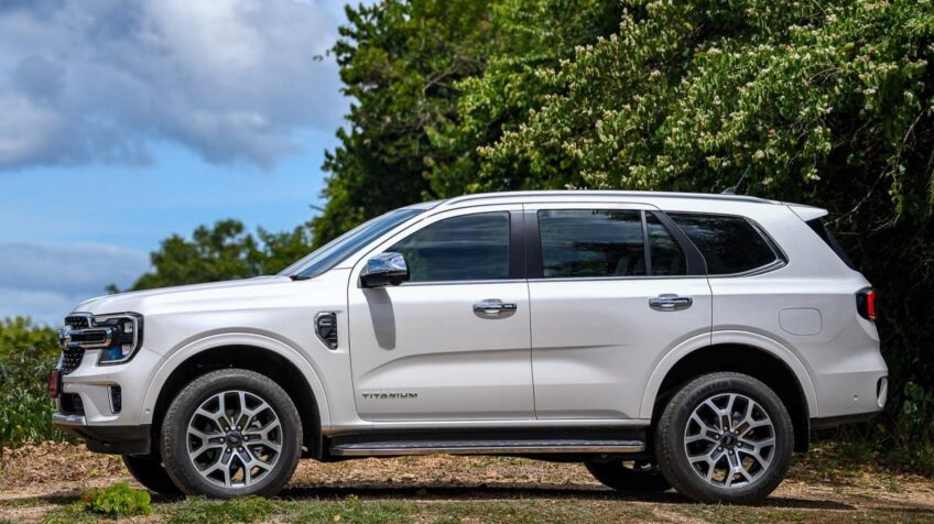 Bán xe Ford Everest Titanium Plus 2.0L 4×4 AT – 2024 Mới