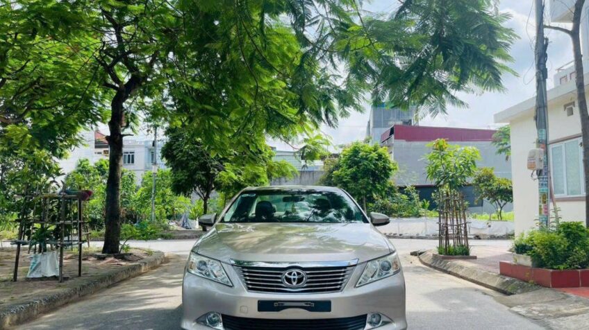 Bán xe Toyota Camry 2.0E AT – 2014 Cũ