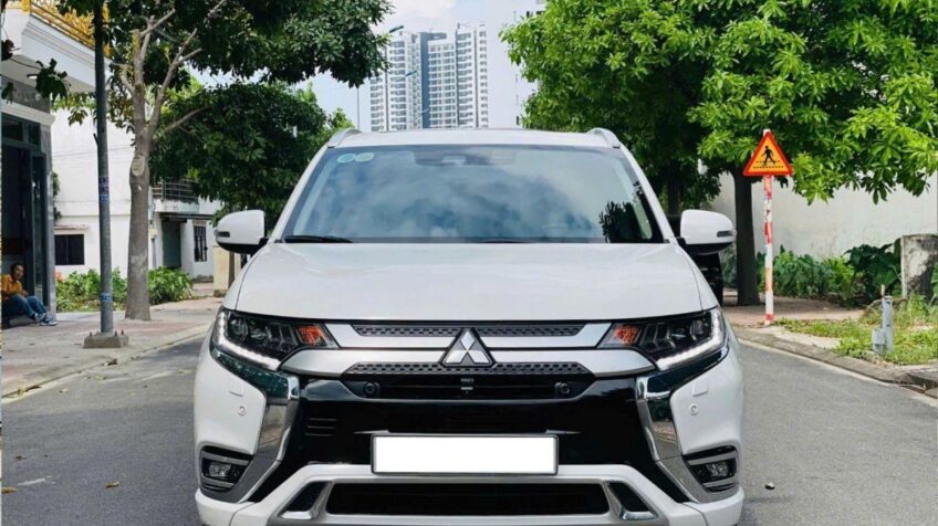 Bán xe Mitsubishi Outlander Premium 2.0 CVT AT – 2022 Cũ