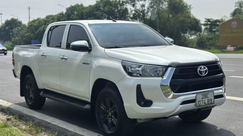 Bán xe Toyota Hilux 2.4L 4×2 AT – 2021 Cũ