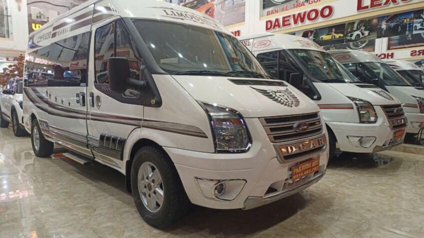 Bán xe Ford Transit Limousine MT – 2018 Cũ