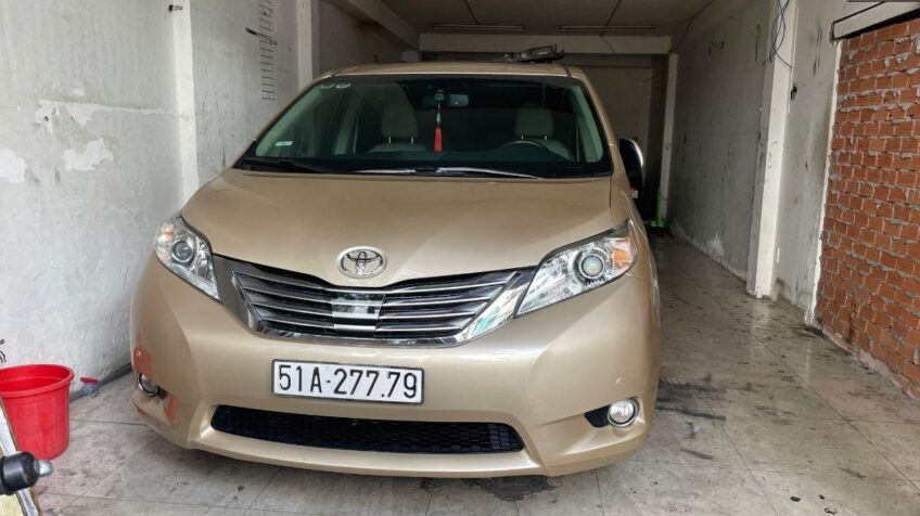 Bán xe Toyota Sienna Limited 3.5 AT – 2011 Cũ
