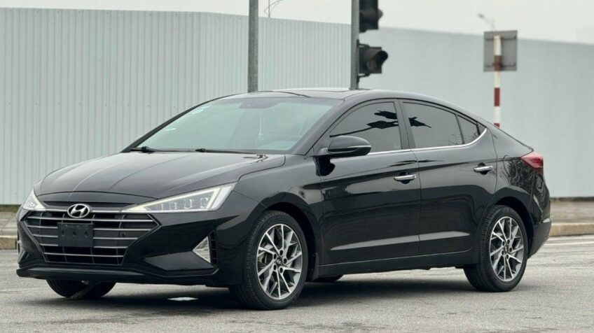 Bán xe Hyundai Elantra 2.0 AT – 2019 Cũ
