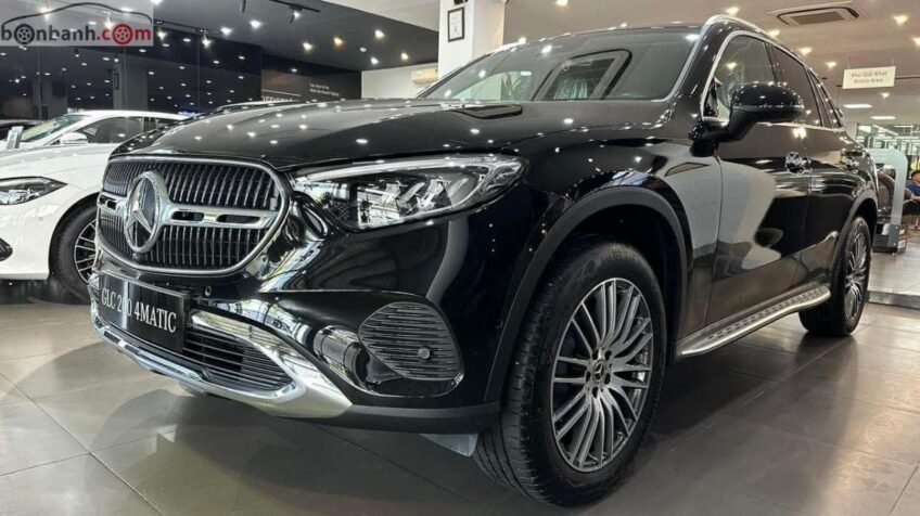 Bán xe Mercedes GLC 200 4Matic AT – 2023 Mới
