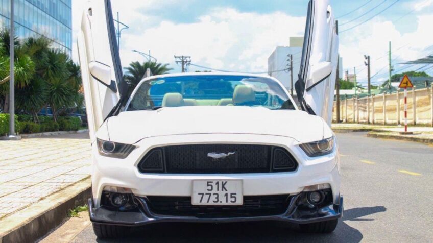 Bán xe Ford Mustang EcoBoost AT – 2015 Cũ