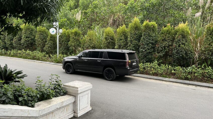Bán xe Cadillac Escalade ESV Platinum AT – 2015 Cũ