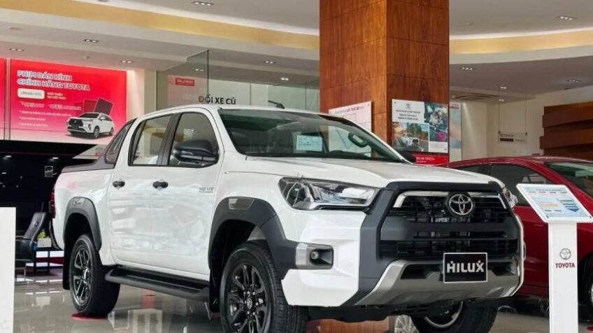 Bán xe Toyota Hilux Adventure 2.8L 4×4 AT – 2024 Mới