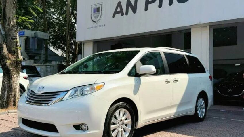 Bán xe Toyota Sienna Limited 3.5 AWD AT – 2014 Cũ
