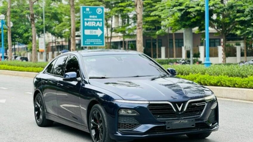 Bán xe VinFast Lux A 2.0  AT – 2019 Cũ